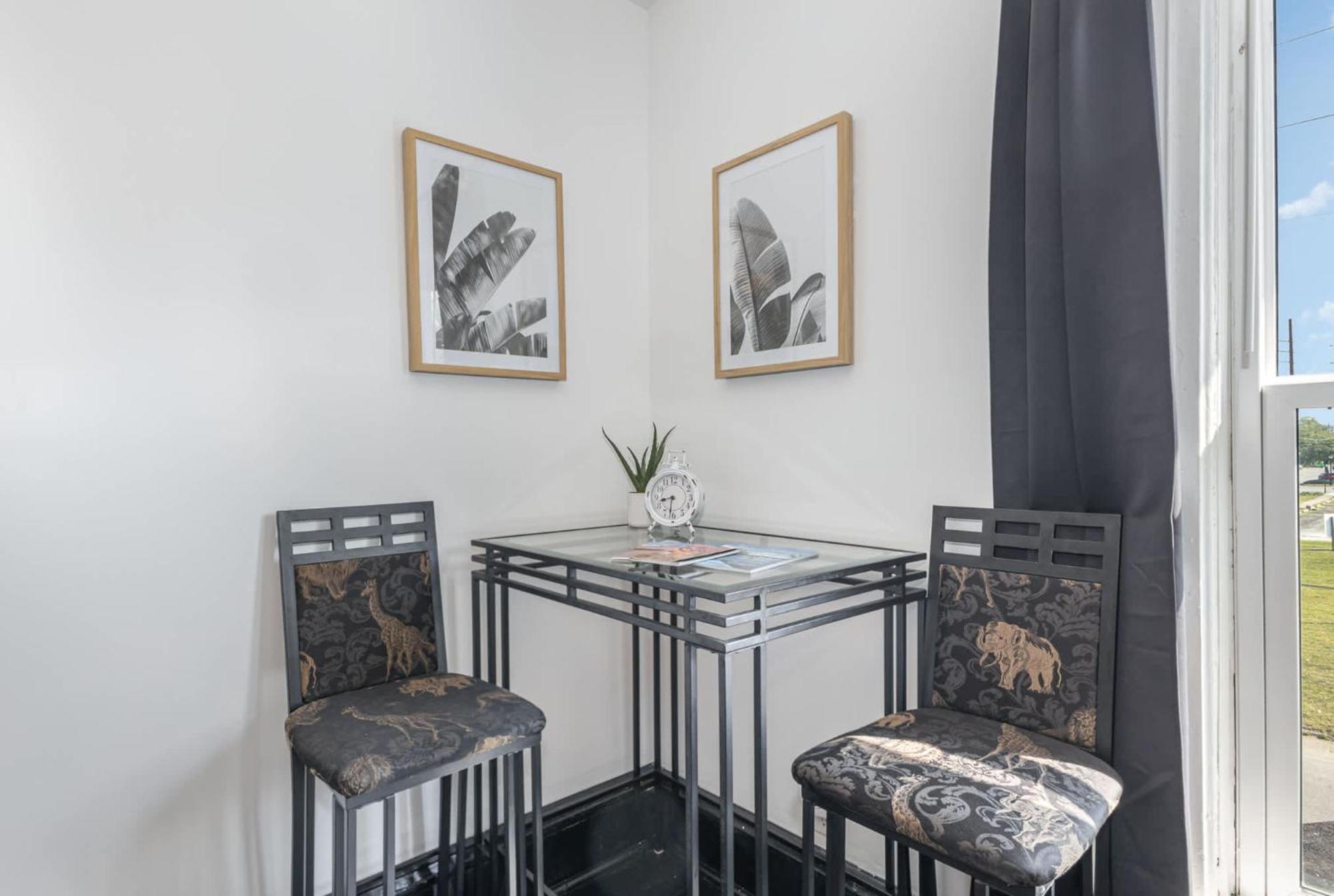 Spacious Upstairs 1Bed- Walking Distance To Beach Outlet Mall Michigan City Ngoại thất bức ảnh