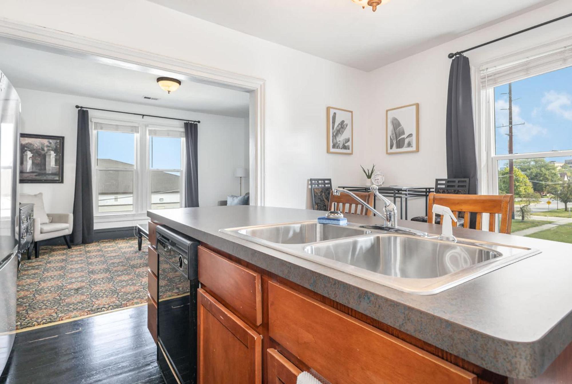Spacious Upstairs 1Bed- Walking Distance To Beach Outlet Mall Michigan City Ngoại thất bức ảnh
