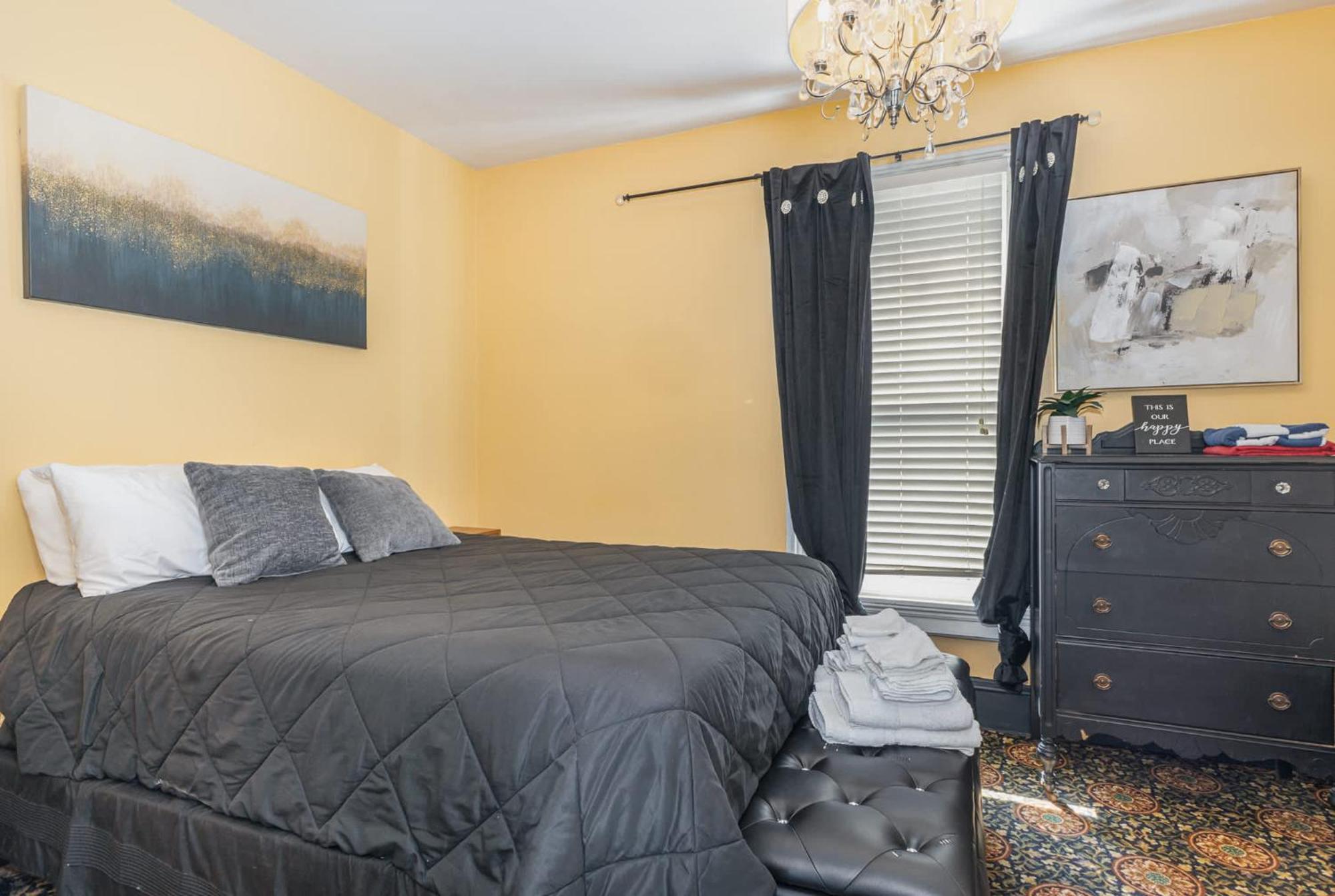 Spacious Upstairs 1Bed- Walking Distance To Beach Outlet Mall Michigan City Ngoại thất bức ảnh